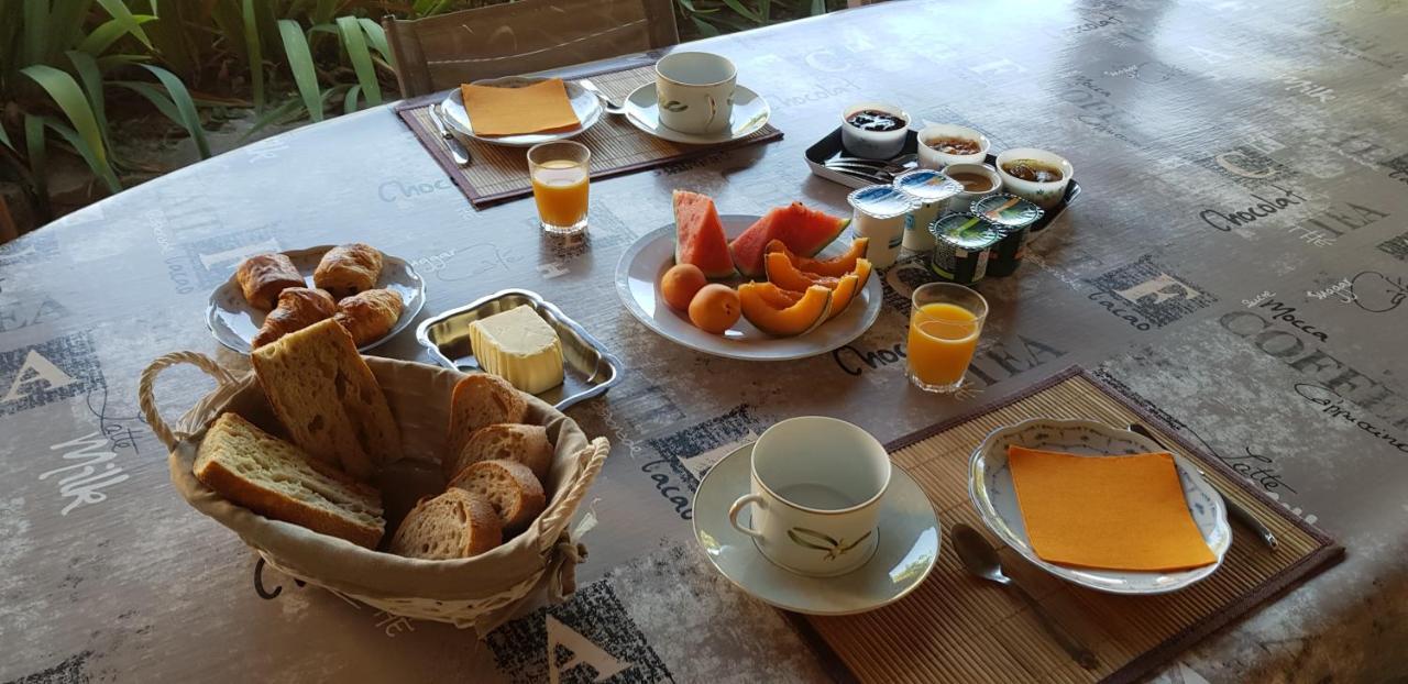 L'Australe Bed & Breakfast Larroque-Toirac Exterior foto